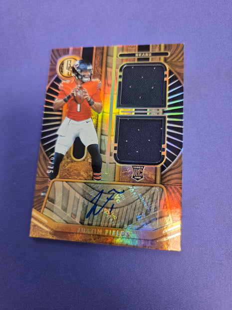 Justin Fields RC RPA /75 2021 Gold Standard