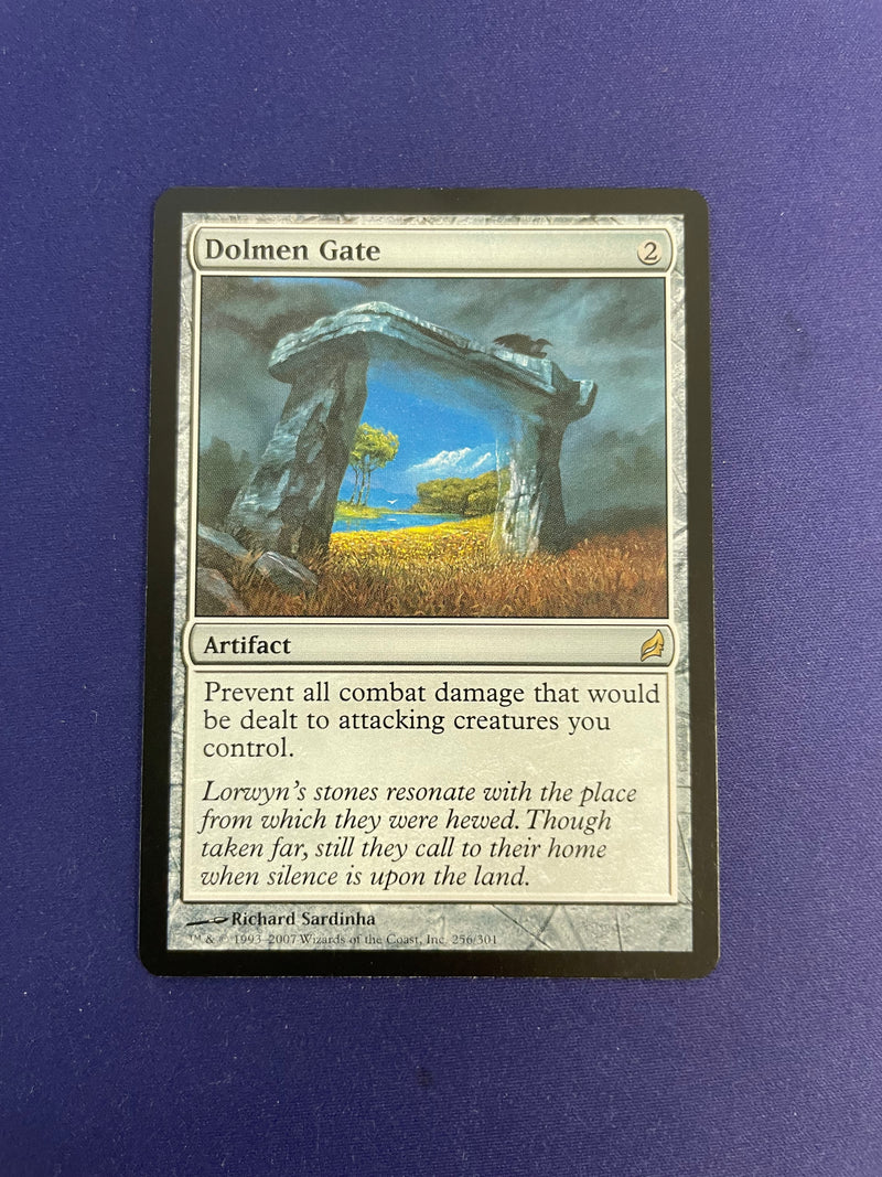 Dolmen Gate 256/301