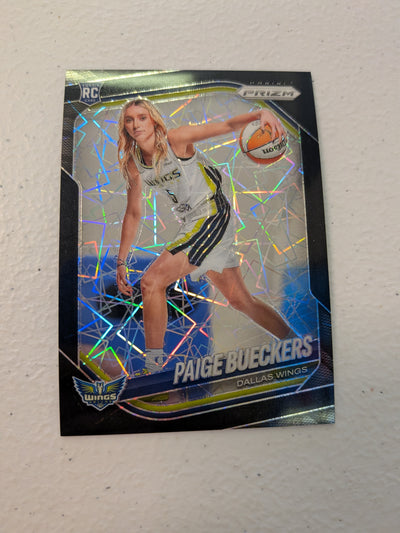 Paige Bueckers [Black Velocity] #147 - 2025 Panini Prizm WNBA Basketball NM