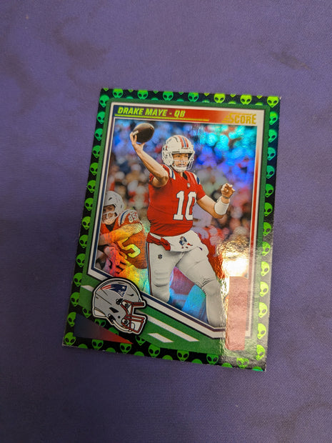 Drake Maye [Extraterrestrial] #27 - 2025 Panini Score Football NM